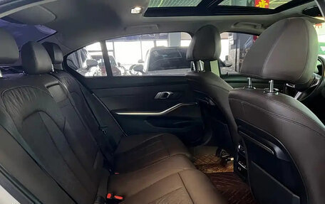 BMW 3 серия, 2022 год, 3 850 000 рублей, 10 фотография