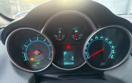 Chevrolet Cruze II, 2011 год, 500 000 рублей, 27 фотография