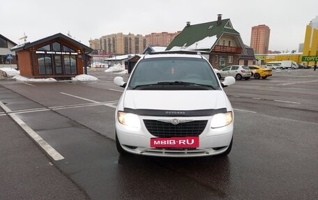 Chrysler Voyager IV, 2001 год, 325 000 рублей, 2 фотография