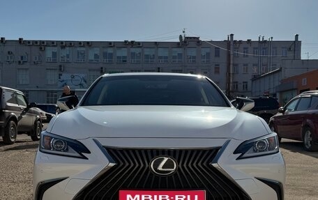 Lexus ES VII, 2019 год, 4 000 000 рублей, 1 фотография