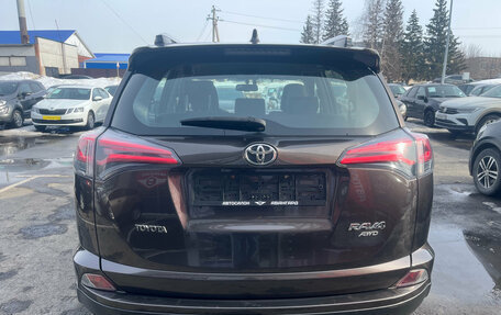 Toyota RAV4, 2018 год, 2 650 000 рублей, 6 фотография
