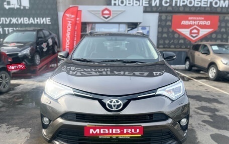 Toyota RAV4, 2018 год, 2 650 000 рублей, 2 фотография