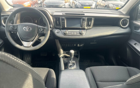 Toyota RAV4, 2018 год, 2 650 000 рублей, 15 фотография