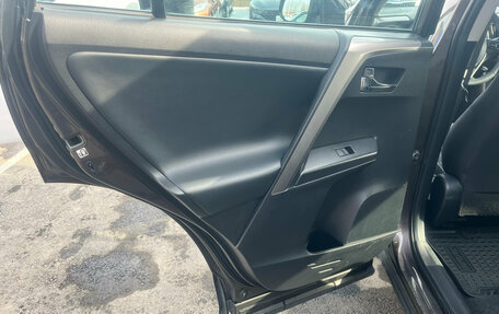 Toyota RAV4, 2018 год, 2 650 000 рублей, 27 фотография