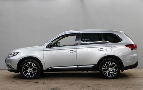 Mitsubishi Outlander III рестайлинг 3, 2016 год, 1 970 000 рублей, 4 фотография