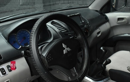 Mitsubishi L200 IV рестайлинг, 2008 год, 960 000 рублей, 15 фотография