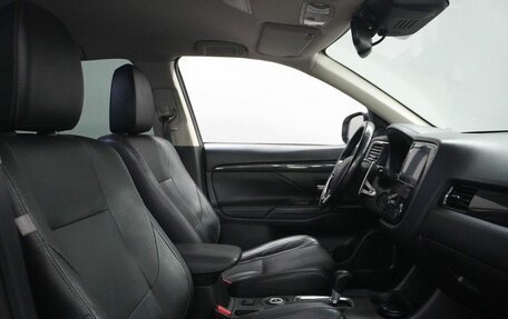 Mitsubishi Outlander III рестайлинг 3, 2016 год, 1 970 000 рублей, 11 фотография