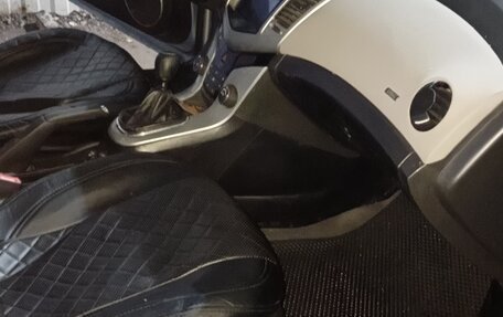 Chevrolet Cruze II, 2011 год, 670 000 рублей, 15 фотография