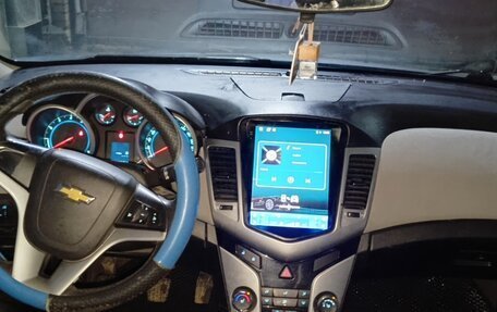 Chevrolet Cruze II, 2011 год, 670 000 рублей, 17 фотография