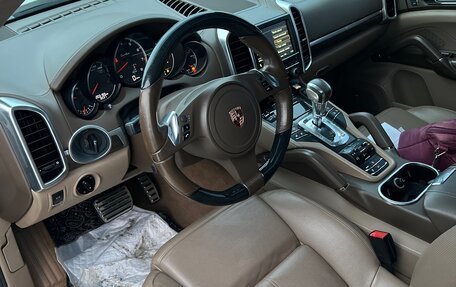 Porsche Cayenne III, 2011 год, 2 190 000 рублей, 2 фотография