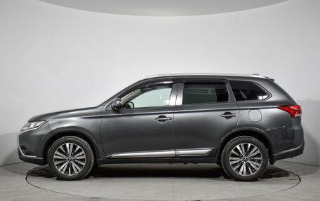 Mitsubishi Outlander III рестайлинг 3, 2018 год, 2 399 000 рублей, 8 фотография