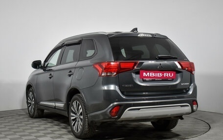 Mitsubishi Outlander III рестайлинг 3, 2018 год, 2 399 000 рублей, 7 фотография