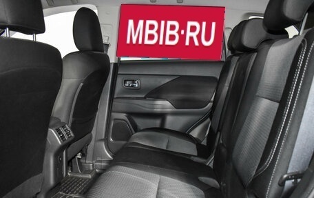 Mitsubishi Outlander III рестайлинг 3, 2018 год, 2 399 000 рублей, 19 фотография