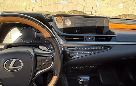 Lexus ES VII, 2019 год, 4 000 000 рублей, 13 фотография