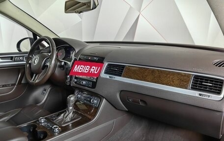 Volkswagen Touareg III, 2012 год, 2 255 000 рублей, 13 фотография