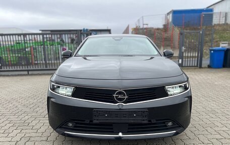 Opel Astra, 2022 год, 2 350 000 рублей, 2 фотография