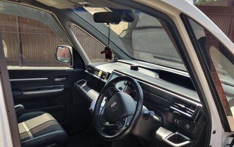 Honda Stepwgn IV, 2015 год, 1 890 000 рублей, 15 фотография