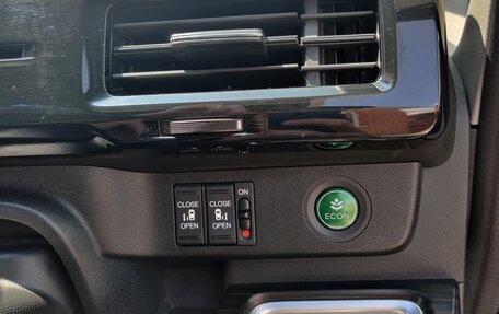 Honda Stepwgn IV, 2015 год, 1 890 000 рублей, 33 фотография