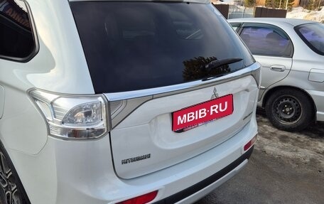 Mitsubishi Outlander III рестайлинг 3, 2014 год, 1 600 000 рублей, 1 фотография