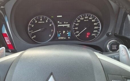 Mitsubishi Outlander III рестайлинг 3, 2014 год, 1 600 000 рублей, 9 фотография