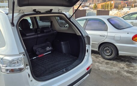 Mitsubishi Outlander III рестайлинг 3, 2014 год, 1 600 000 рублей, 22 фотография