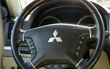 Mitsubishi Pajero IV, 2019 год, 4 089 000 рублей, 15 фотография