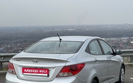 Hyundai Solaris II рестайлинг, 2011 год, 575 000 рублей, 2 фотография