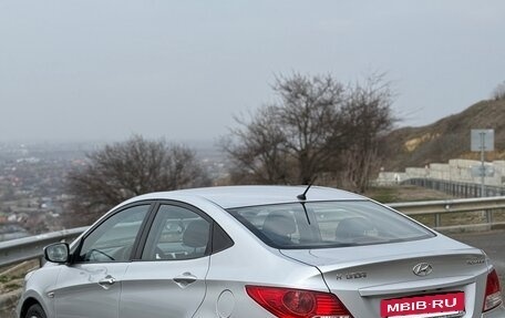 Hyundai Solaris II рестайлинг, 2011 год, 575 000 рублей, 3 фотография