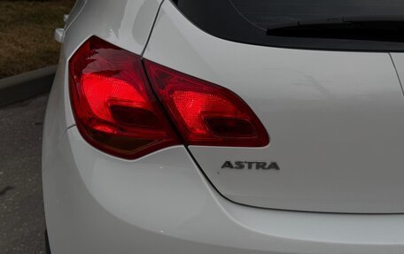 Opel Astra J, 2011 год, 690 000 рублей, 14 фотография