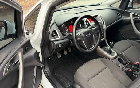 Opel Astra J, 2011 год, 690 000 рублей, 18 фотография