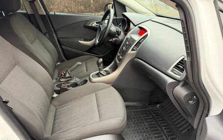 Opel Astra J, 2011 год, 690 000 рублей, 25 фотография