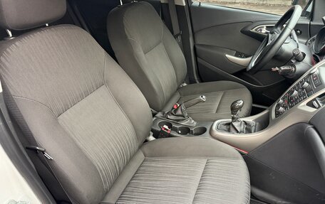 Opel Astra J, 2011 год, 690 000 рублей, 33 фотография