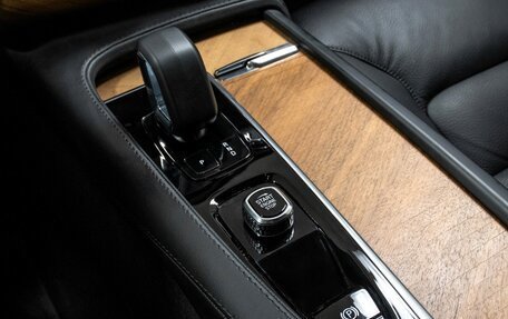 Volvo XC90 II рестайлинг, 2024 год, 5 600 000 рублей, 23 фотография