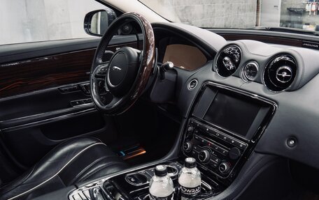 Jaguar XJ IV (X351), 2016 год, 3 200 000 рублей, 10 фотография