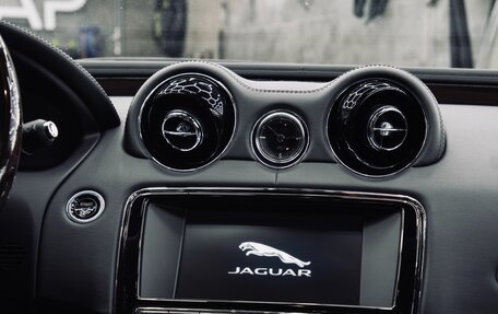 Jaguar XJ IV (X351), 2016 год, 3 200 000 рублей, 29 фотография