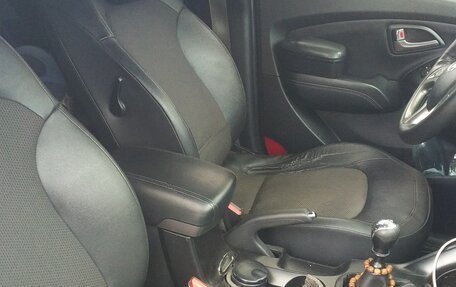 Hyundai ix35 I рестайлинг, 2013 год, 920 000 рублей, 17 фотография