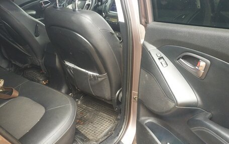 Hyundai ix35 I рестайлинг, 2013 год, 920 000 рублей, 18 фотография