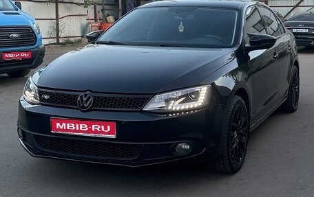 Volkswagen Jetta VI, 2013 год, 890 000 рублей, 1 фотография