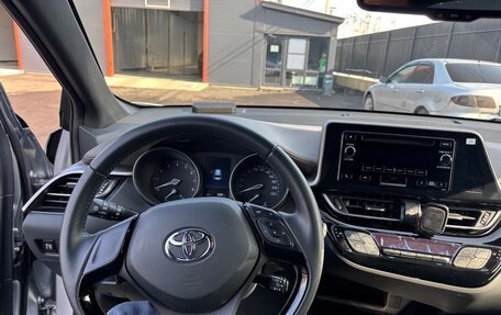 Toyota C-HR I рестайлинг, 2022 год, 2 850 000 рублей, 6 фотография