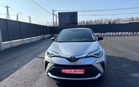 Toyota C-HR I рестайлинг, 2022 год, 2 850 000 рублей, 4 фотография