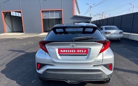 Toyota C-HR I рестайлинг, 2022 год, 2 850 000 рублей, 5 фотография