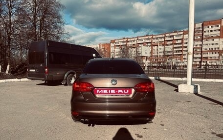 Volkswagen Jetta VI, 2011 год, 845 000 рублей, 4 фотография