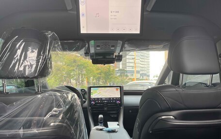 Toyota Alphard, 2025 год, 15 690 000 рублей, 14 фотография