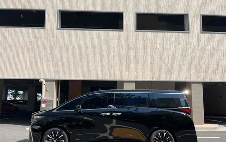 Toyota Alphard, 2025 год, 15 690 000 рублей, 7 фотография