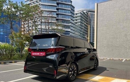 Toyota Alphard, 2025 год, 15 690 000 рублей, 4 фотография