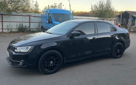 Volkswagen Jetta VI, 2013 год, 890 000 рублей, 3 фотография