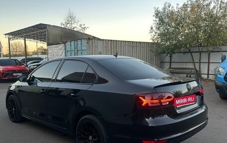 Volkswagen Jetta VI, 2013 год, 890 000 рублей, 2 фотография