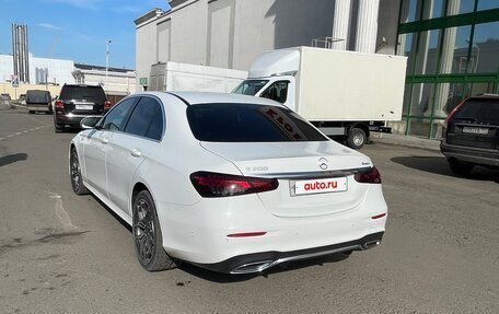 Mercedes-Benz E-Класс, 2021 год, 4 000 000 рублей, 3 фотография