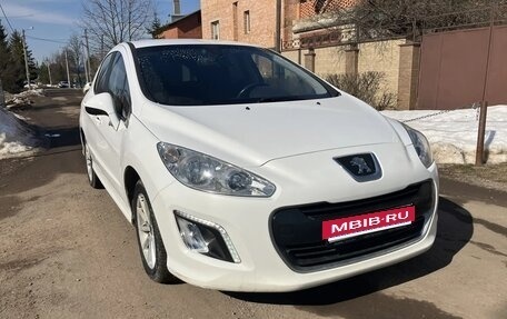 Peugeot 308 II, 2011 год, 525 000 рублей, 2 фотография
