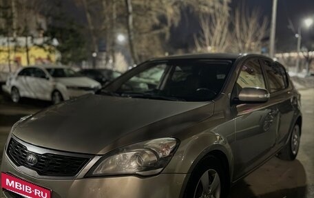 KIA cee'd I рестайлинг, 2012 год, 650 000 рублей, 2 фотография